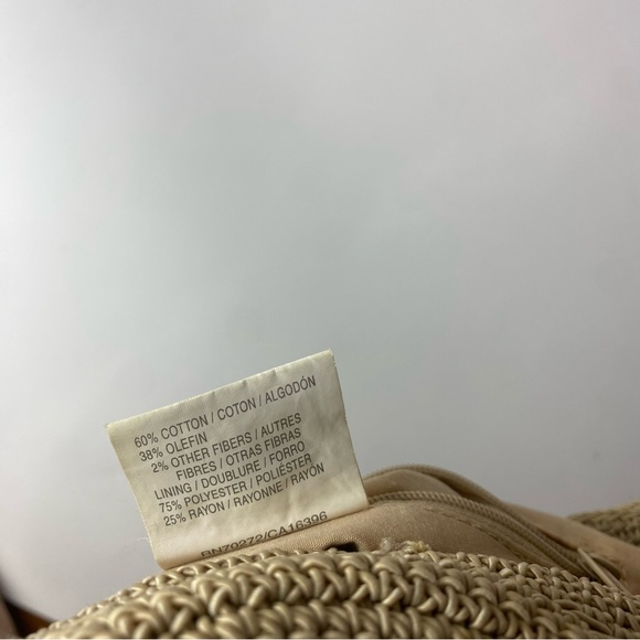 Summer Vacation Woven Handbag Tote - Picture 9 of 9